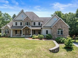 6 Hawk Hill Ln, Douglas, MA 01516