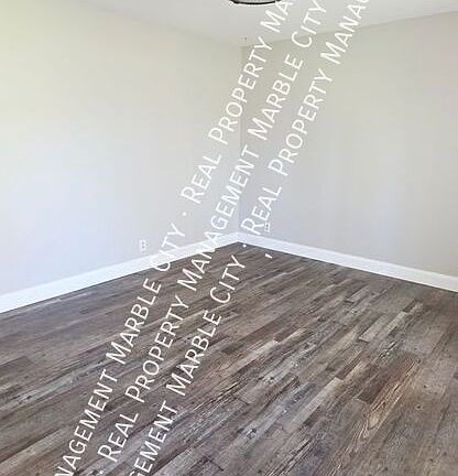 3rd image of 829 Lester Rd