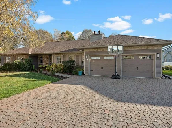 18 Country Club Rd, Riverview, NB E1B 4P8