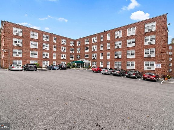 2nd image of 5720 Wissahickon Ave APT B3