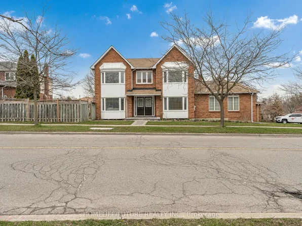 1600 Melman St, Pickering, ON L1X 2E7