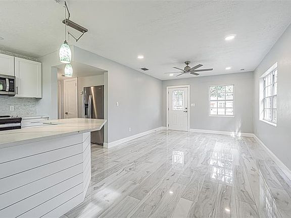 3rd image of 4302 W Palmira Ave