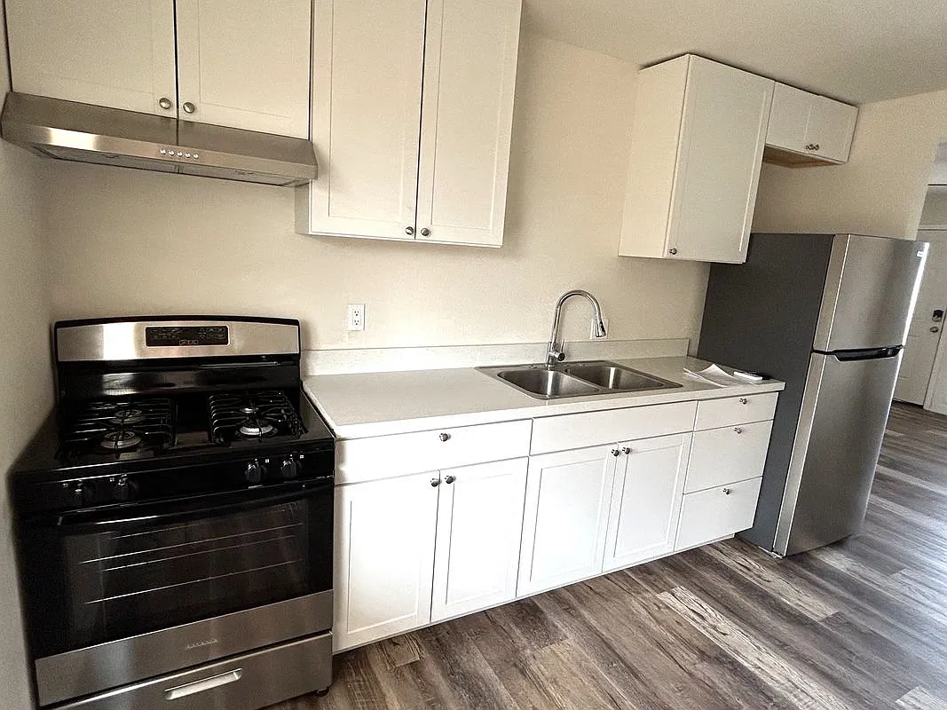 1507 Nogales St — Photo 3