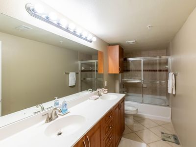 6559 Emerald Dunes Drive #201, West Palm Beach, FL, 33411