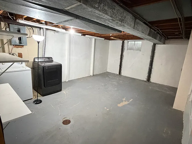 7909 Grandview St — Photo 33