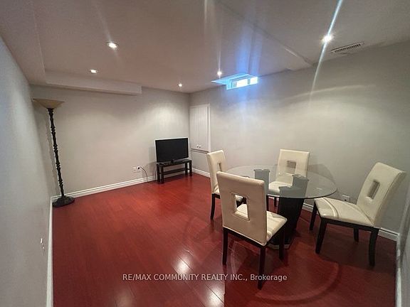 5th image of 12 Jaguar St