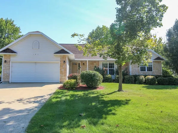 101 Center Ct, Cambridge, WI 53523