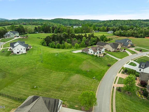 2nd image of 221 Forest Ln N