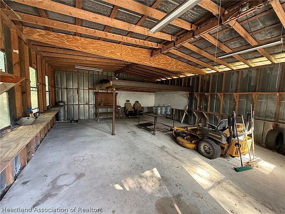 4th image of 5719 Wolf Lake Rd