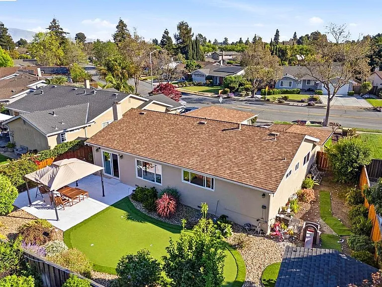 35290 Farnham Dr — Photo 41