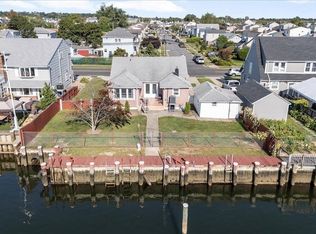 660 Guy Lombardo Ave, Freeport, NY 11520