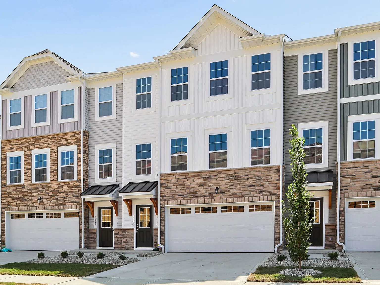 3 bed, 2.5 bath, 1850 sqft, $2,599 — Photo 4