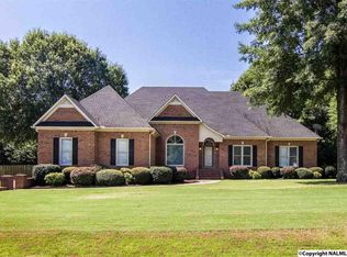 83 Creek Meadow Dr, Decatur, AL 35603