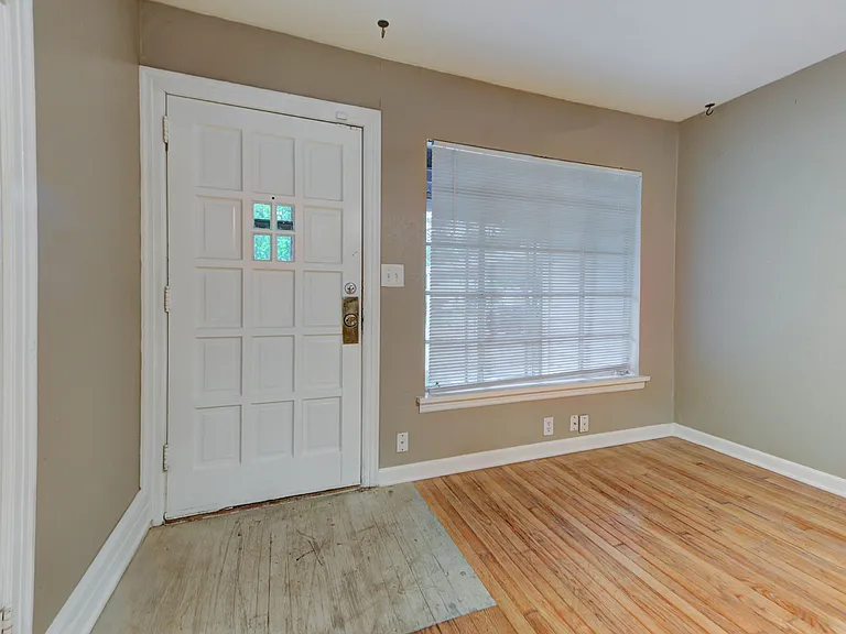 1005 W Eufaula St — Photo 5