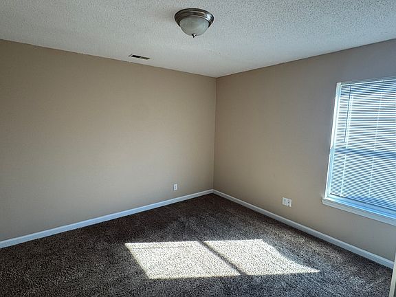 5th image of 701 Dylan Ln #23