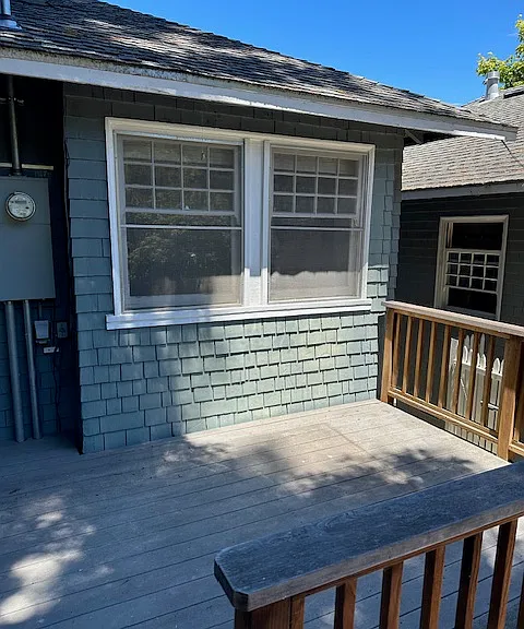 220 Throckmorton Ave — Photo 2