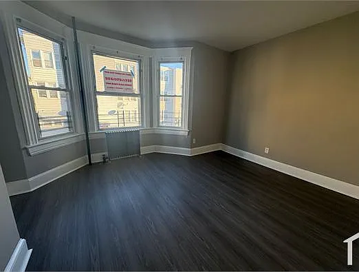 65 Caroline Ave #2L — Photo 9