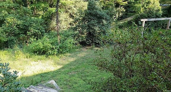 5th image of 20 Iroquois Dr