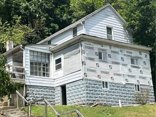 384 Valley Ave, Wall, PA 15148