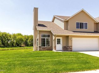 5050 Weatherstone Dr NW, Rochester, MN 55901