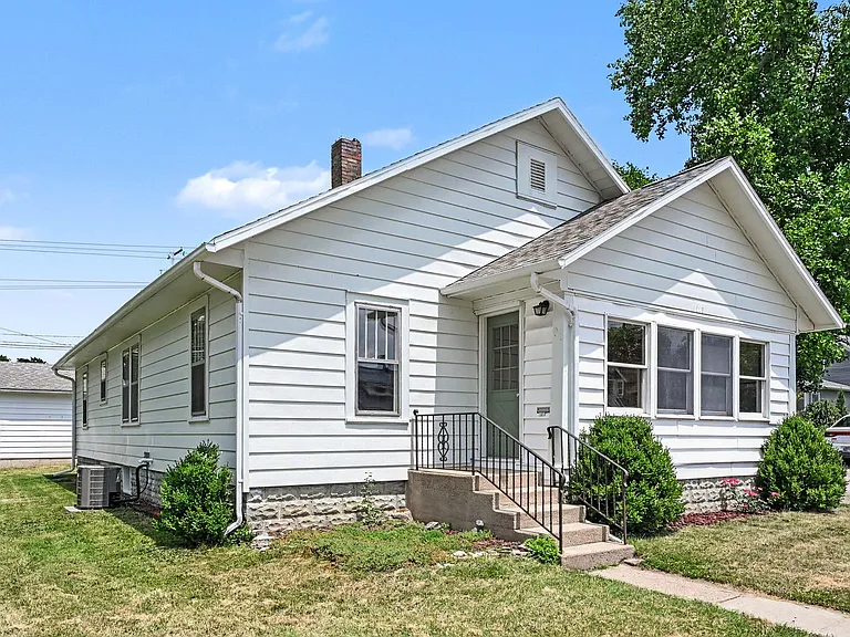 919 E Market St — Photo 18