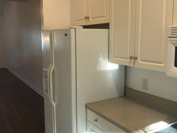 3rd image of 312 Moss Creek Ln