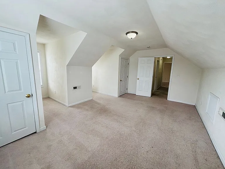 255 Windsor Dr — Photo 15