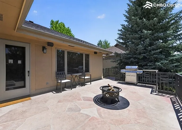 1001 Belvedere Ct — Photo 6