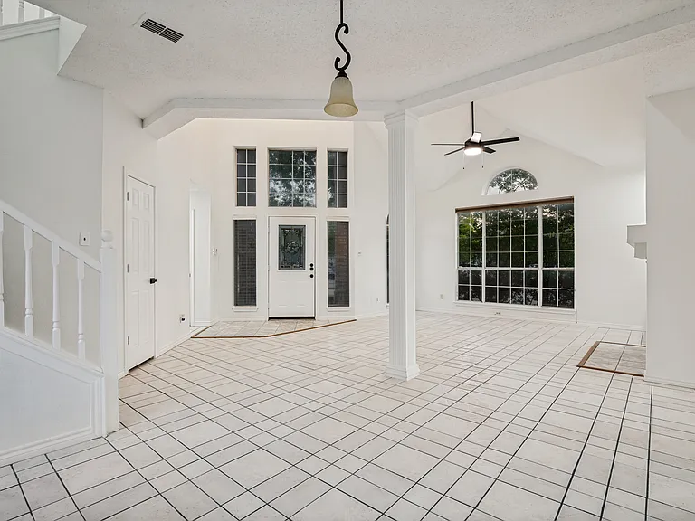 1333 Maywood Ct — Photo 5