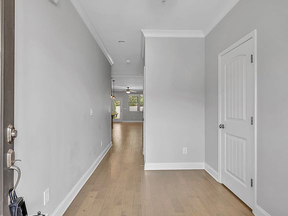 2nd image of 2569 Wellesley Square Dr