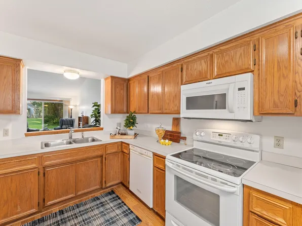 2623 Lake Court Dr, Mounds View, MN 55112