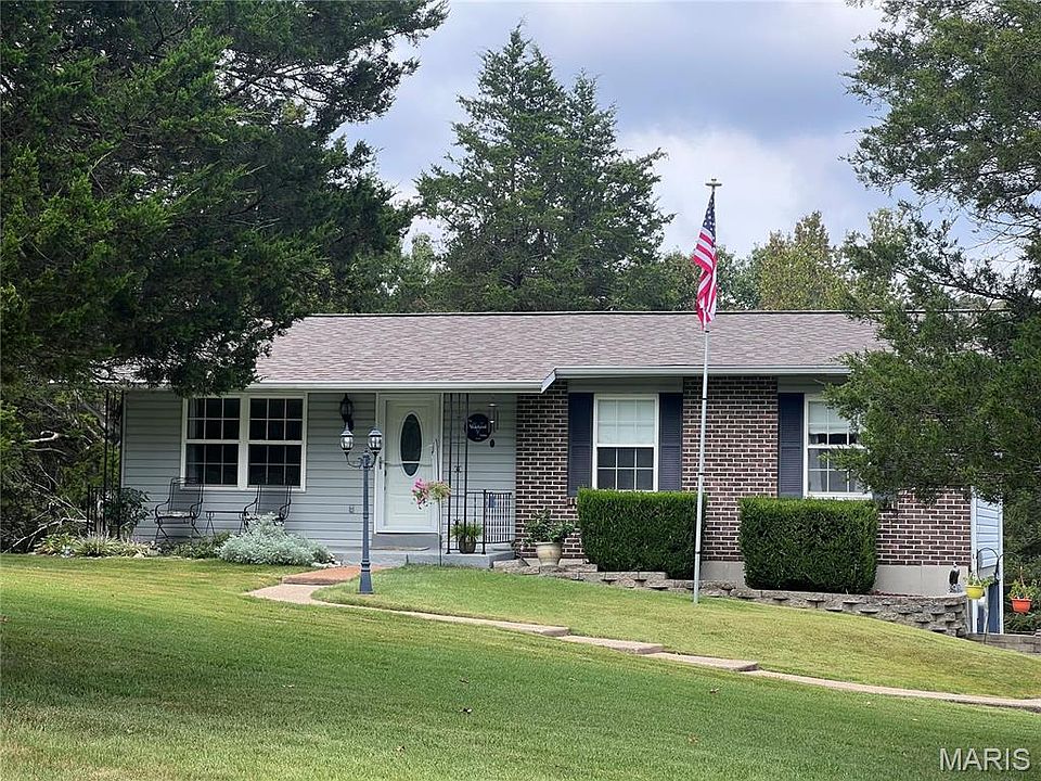 1st image of 4 Laura Ln
