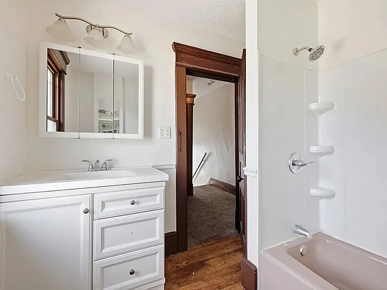 174 Marion Ave — Photo 13