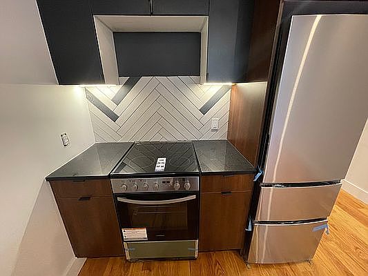 3rd image of 1070 Rogers Ave #1L