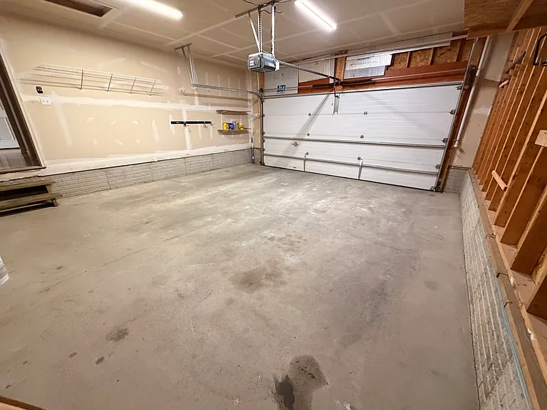 908 Mineral Dr — Photo 33
