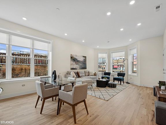 2nd image of 3615 N Wilton Ave #1