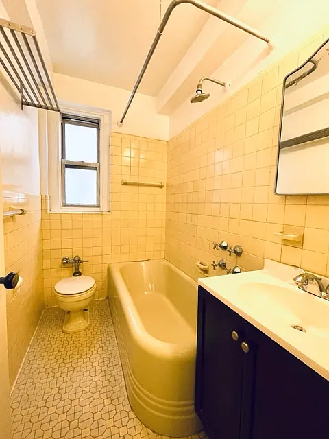 255 Cabrini Boulevard — Photo 3