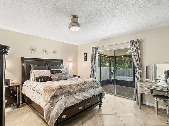 5th image of 10579 Satinwood Cir