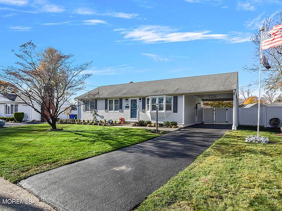 2nd image of 216 Wedgewood Drive
