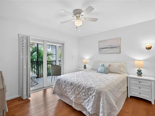 788 Park Shore DR #C25, NAPLES, FL 34103