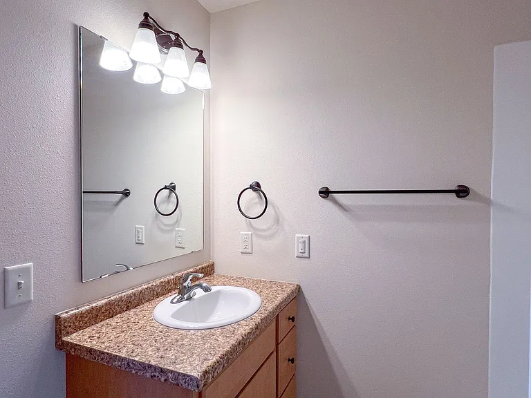 1201 N Memorial Drive 2401 Semling Dr — Photo 21