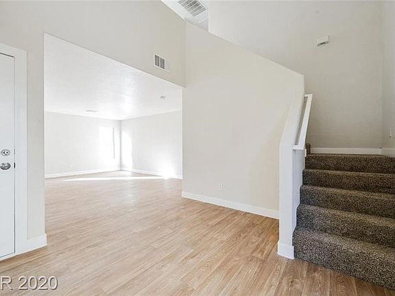 3rd image of 6062 Stone Hollow Ave