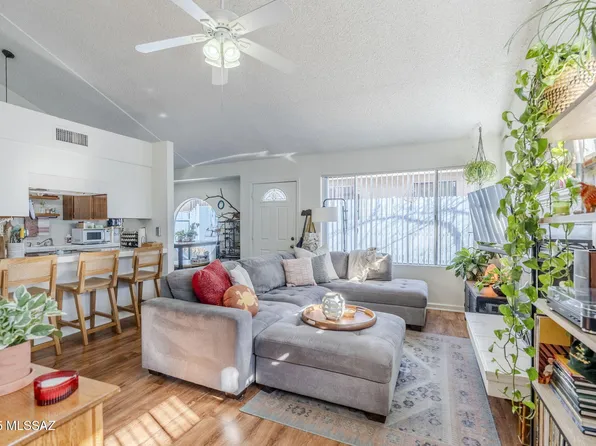 1131 W Roger Rd, Tucson, AZ 85705