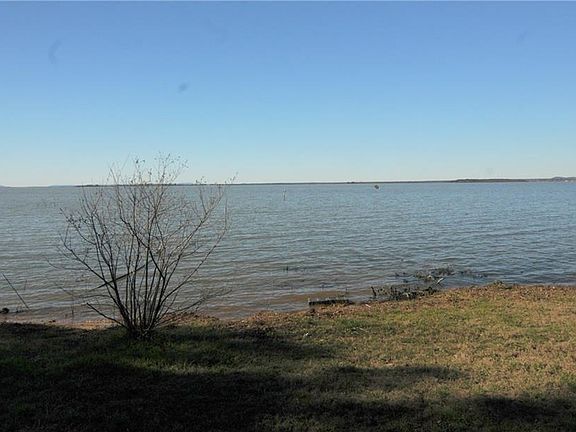 4th image of 501 Lakewood Dr