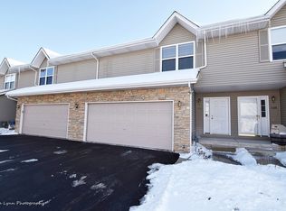 1130 Rose Dr, Sycamore, IL 60178