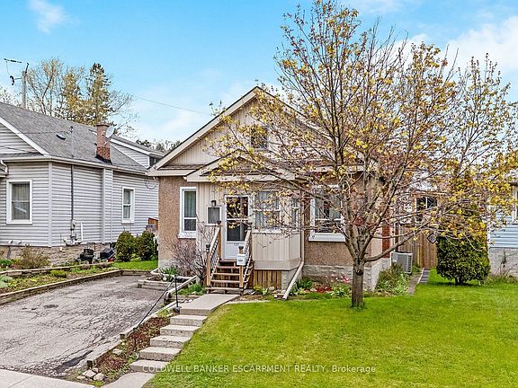3rd image of 122 Cedar St