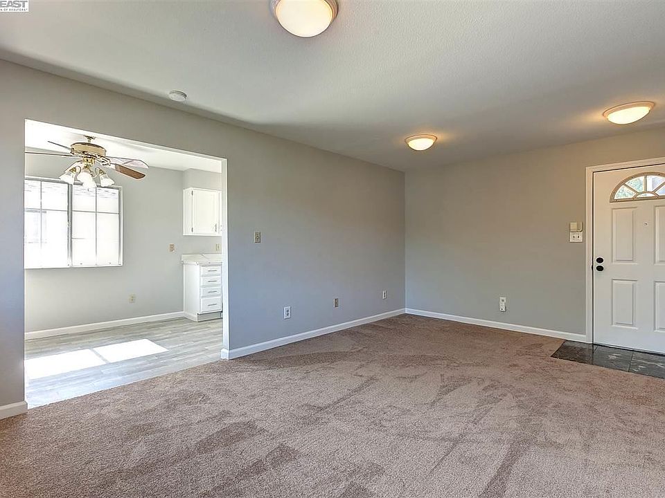 1st image of 27519 Tyrrell Ave #C