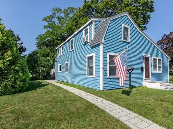 214 Green St, Marblehead, MA 01945