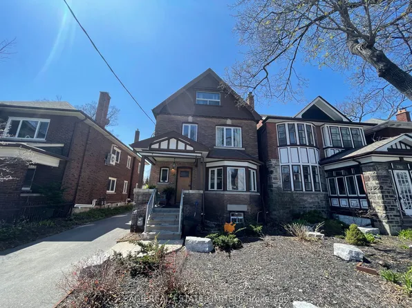 296 Runnymede Rd #5, Toronto, ON M6S 2Y6