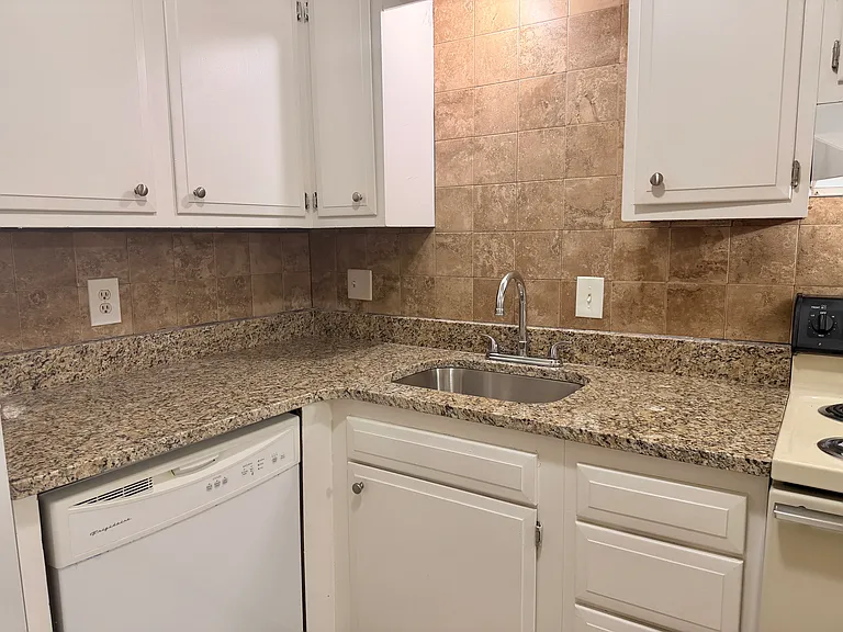 Countrybrook Apartments — Photo 91